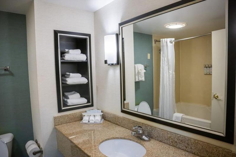 Holiday Inn Express Hotel & Suites Erie-Summit Township an IHG Hotel - image 7