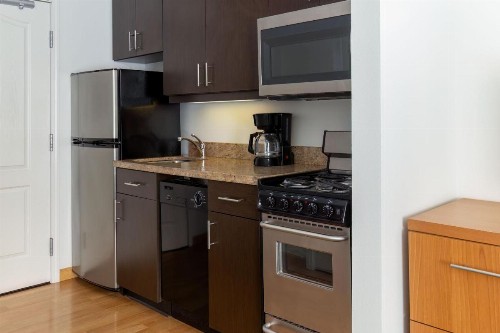 TownePlace Suites by Marriott Erie - image 26