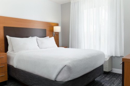 TownePlace Suites by Marriott Erie - image 28