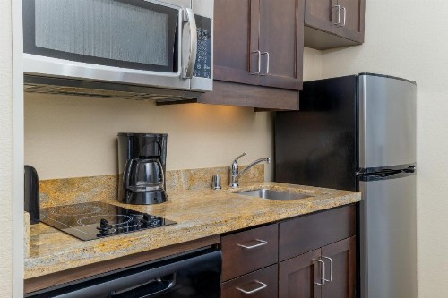 TownePlace Suites by Marriott Erie - image 30