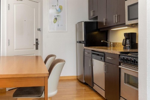 TownePlace Suites by Marriott Erie - image 5