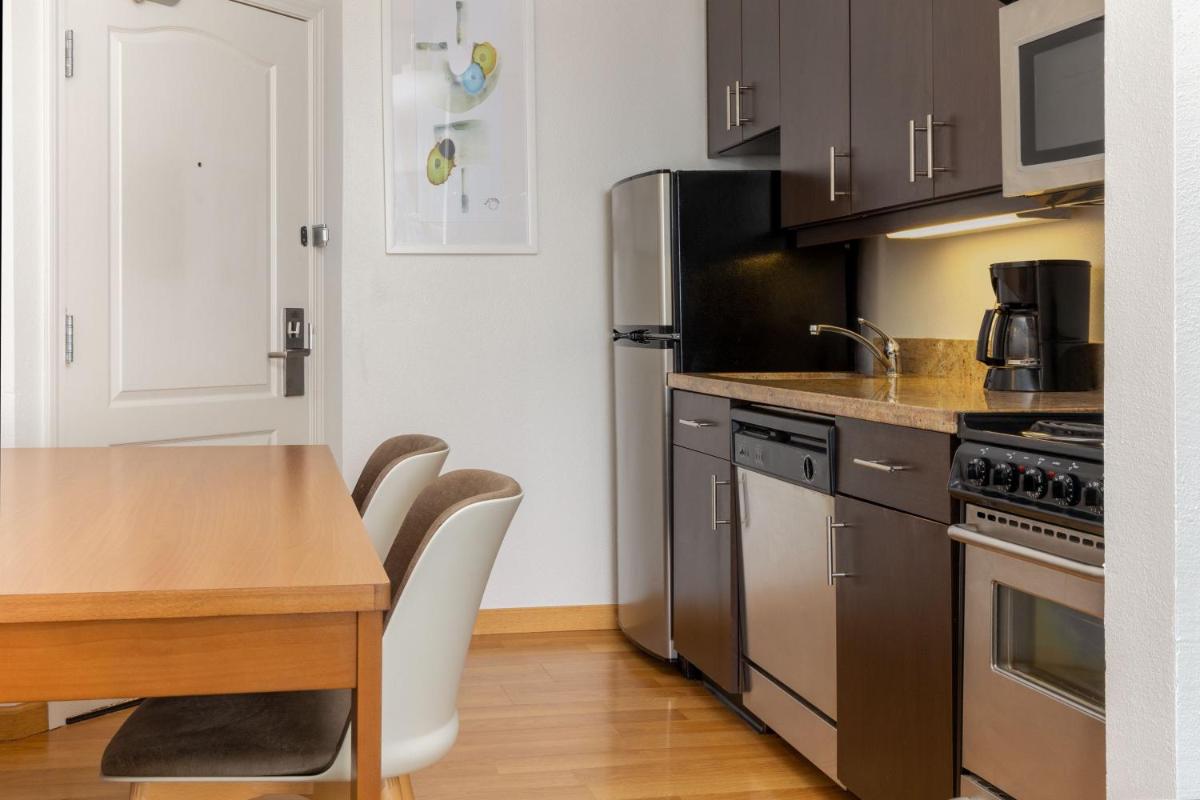 TownePlace Suites by Marriott Erie - image 5