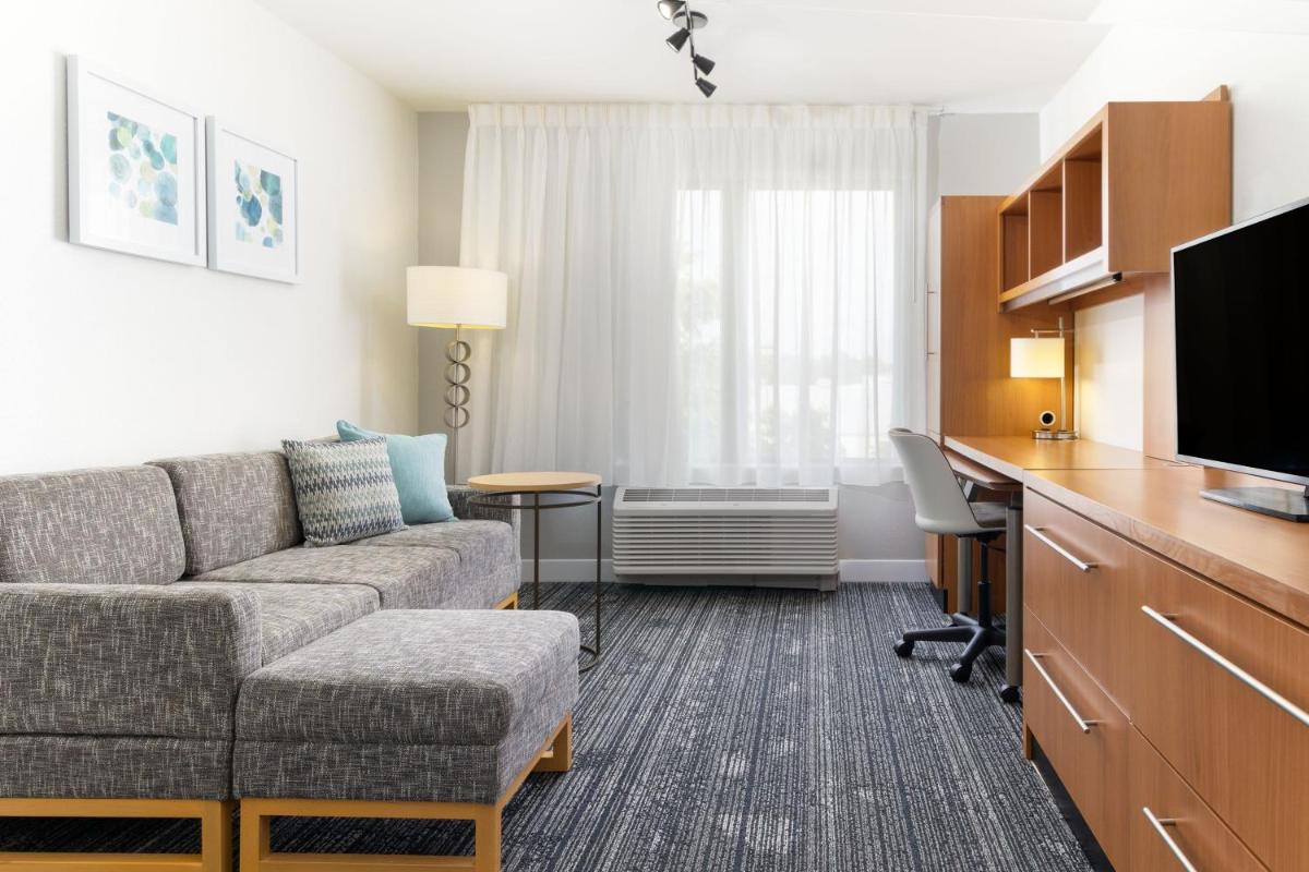 TownePlace Suites by Marriott Erie - image 6