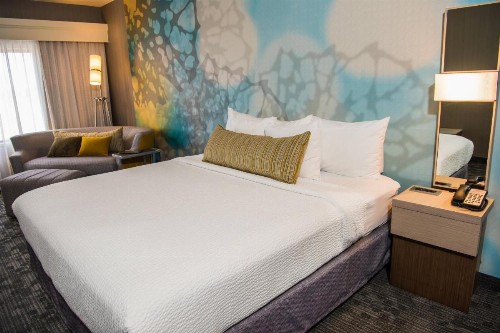 Courtyard by Marriott Erie Ambassador Conference Center - image 12
