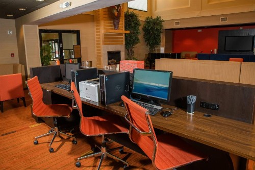 Courtyard by Marriott Erie Ambassador Conference Center - image 19