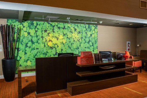 Courtyard by Marriott Erie Ambassador Conference Center - image 20