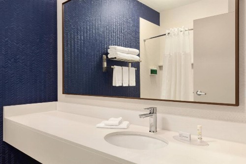 Fairfield Inn Erie - image 4