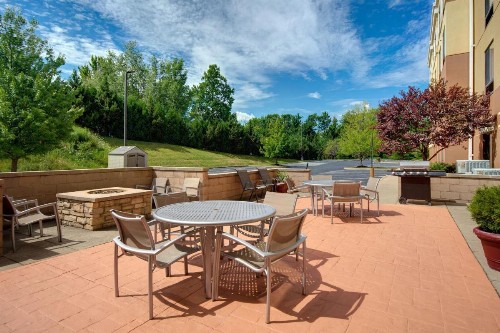SpringHill Suites Erie - image 14