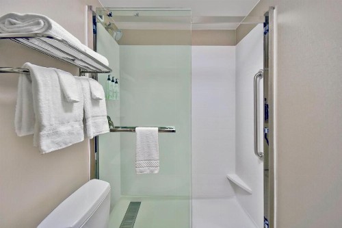 SpringHill Suites Erie - image 16