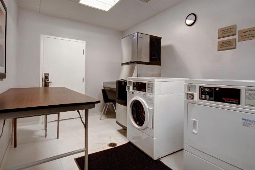 SpringHill Suites Erie - image 18