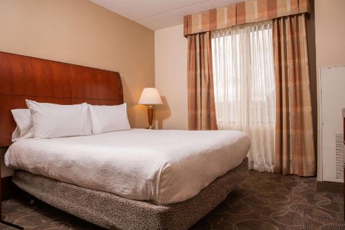 Hilton Garden Inn Erie - image 18