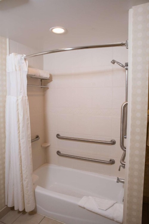 Hilton Garden Inn Erie - image 19