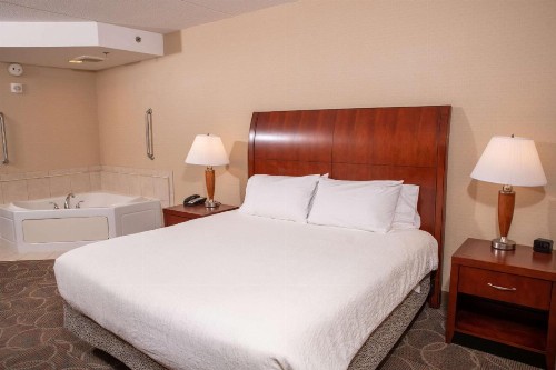 Hilton Garden Inn Erie - image 20