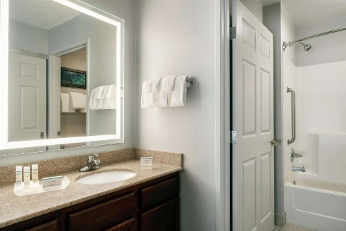 Homewood Suites by Hilton Erie - image 10