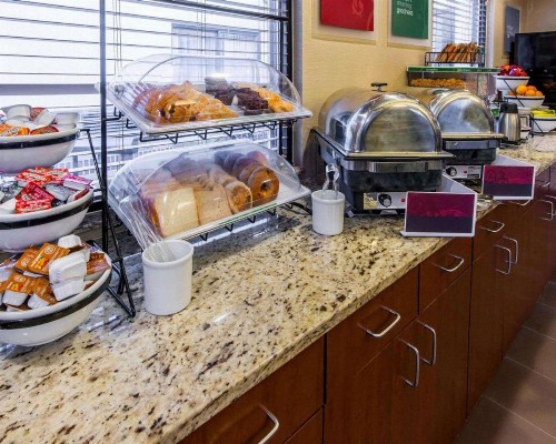 Comfort Inn & Suites Erie - image 28