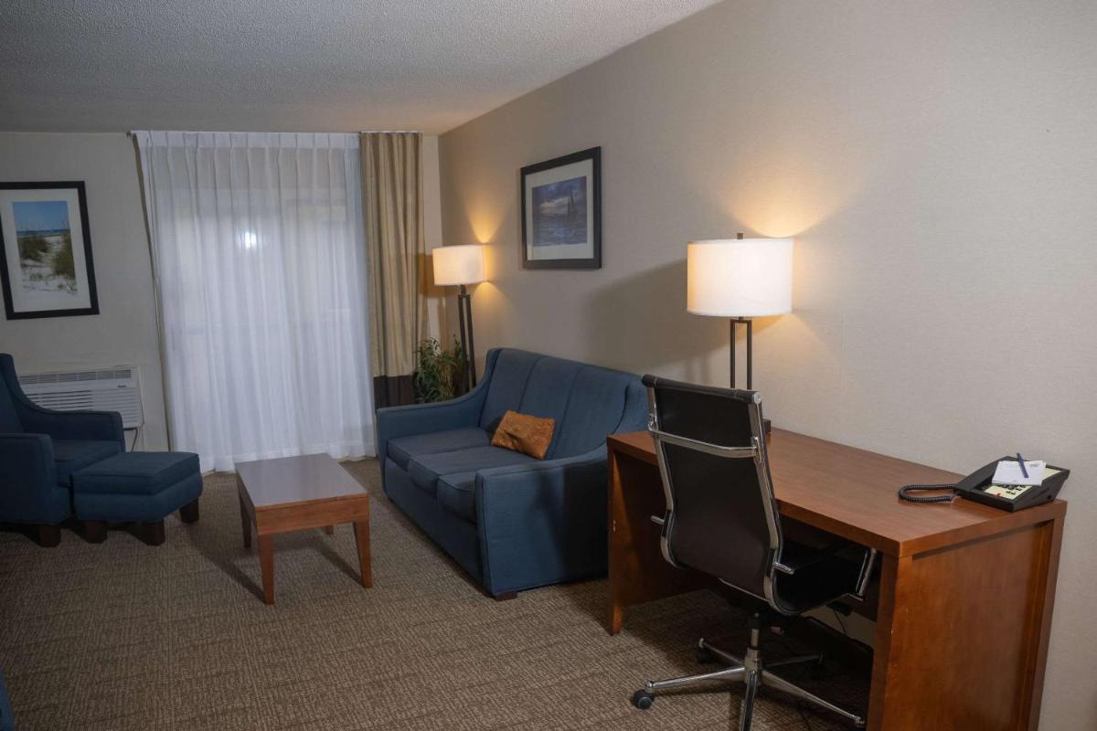 Comfort Inn & Suites Erie - image 7