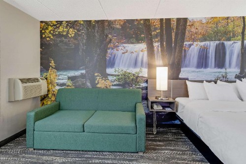 Days Inn by Wyndham Erie - image 15