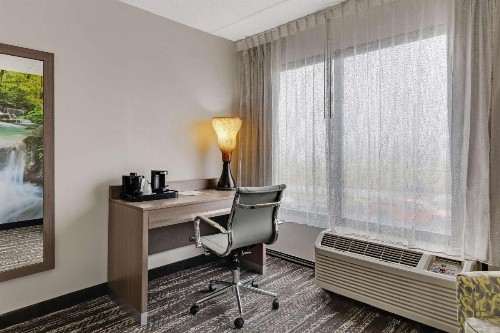 Days Inn by Wyndham Erie - image 19