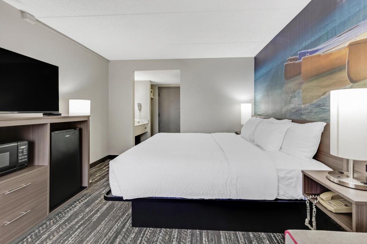 Days Inn by Wyndham Erie - image 2