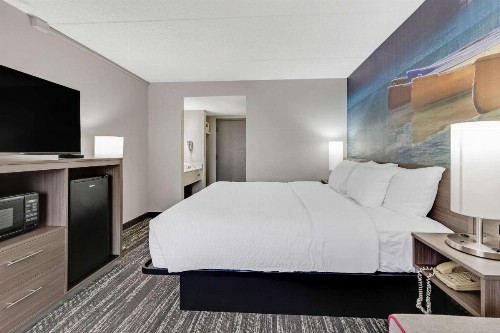 Days Inn by Wyndham Erie - image 31