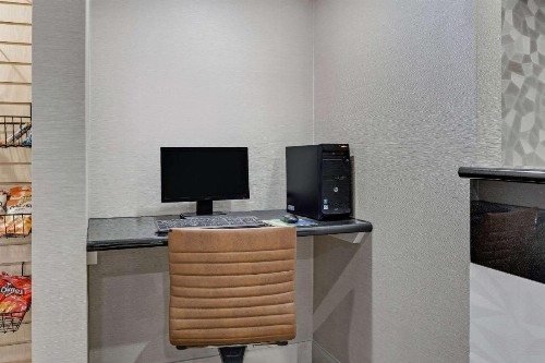 Days Inn by Wyndham Erie - image 34