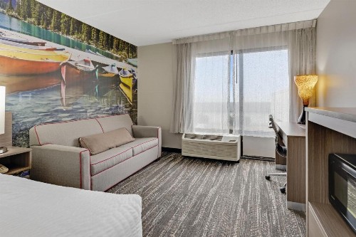 Days Inn by Wyndham Erie - image 38
