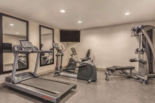 Country Inn & Suites by Radisson Erie PA - image 11