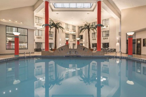 Country Inn & Suites by Radisson Erie PA - image 7
