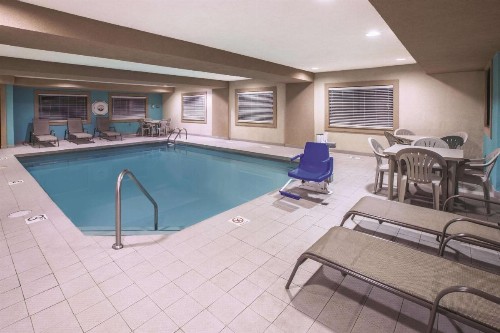 La Quinta by Wyndham Erie - image 11