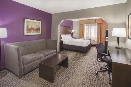 La Quinta by Wyndham Erie - image 24