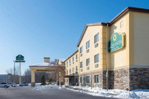 La Quinta by Wyndham Erie - image 32