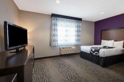 La Quinta by Wyndham Erie - image 42