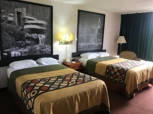 Super 8 by Wyndham Erie/I 90