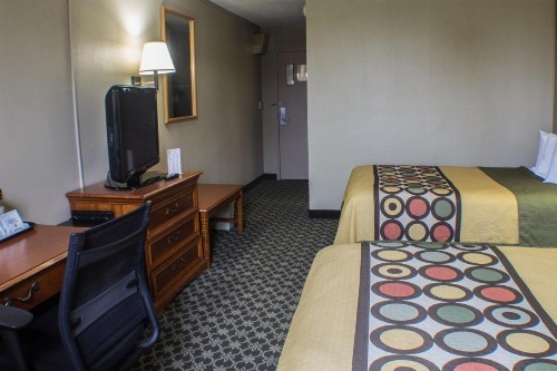 Super 8 by Wyndham Erie/I 90 - image 13