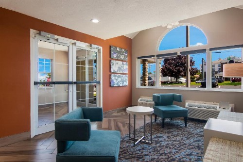 Microtel Inn & Suites by Wyndham Erie - image 2