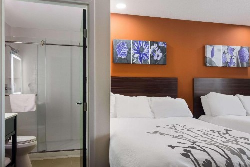 Microtel Inn & Suites by Wyndham Erie - image 23