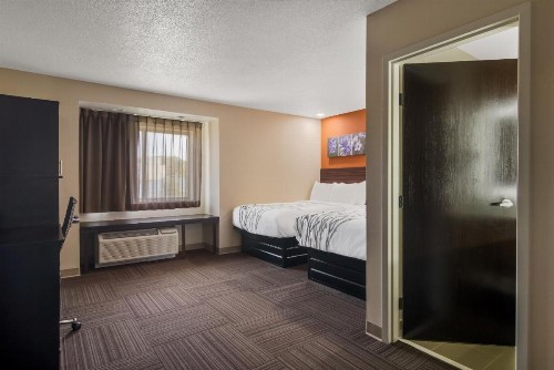 Microtel Inn & Suites by Wyndham Erie - image 31