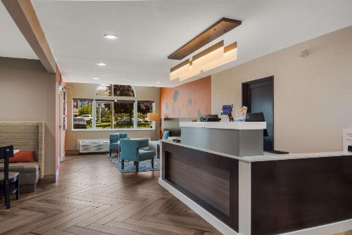 Microtel Inn & Suites by Wyndham Erie - image 35