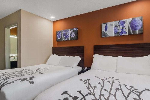 Microtel Inn & Suites by Wyndham Erie - image 42