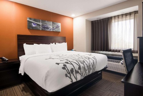 Microtel Inn & Suites by Wyndham Erie - image 47
