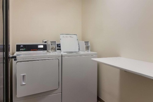 Microtel Inn & Suites by Wyndham Erie - image 50