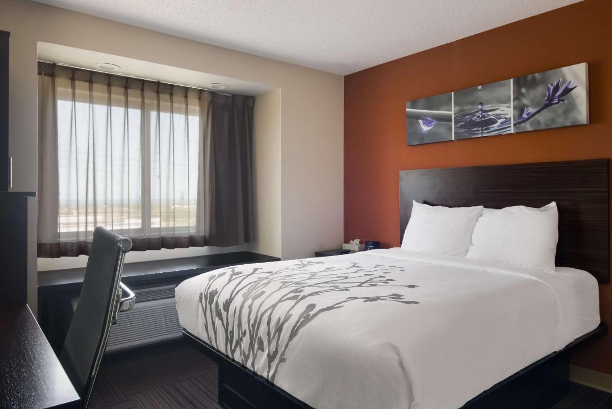 Microtel Inn & Suites by Wyndham Erie - image 7