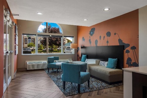 Microtel Inn & Suites by Wyndham Erie - image 8