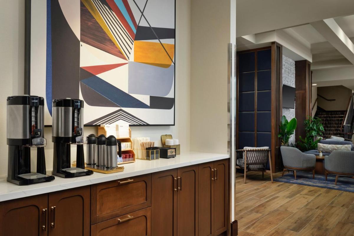 Sheraton Erie Bayfront Hotel - image 2