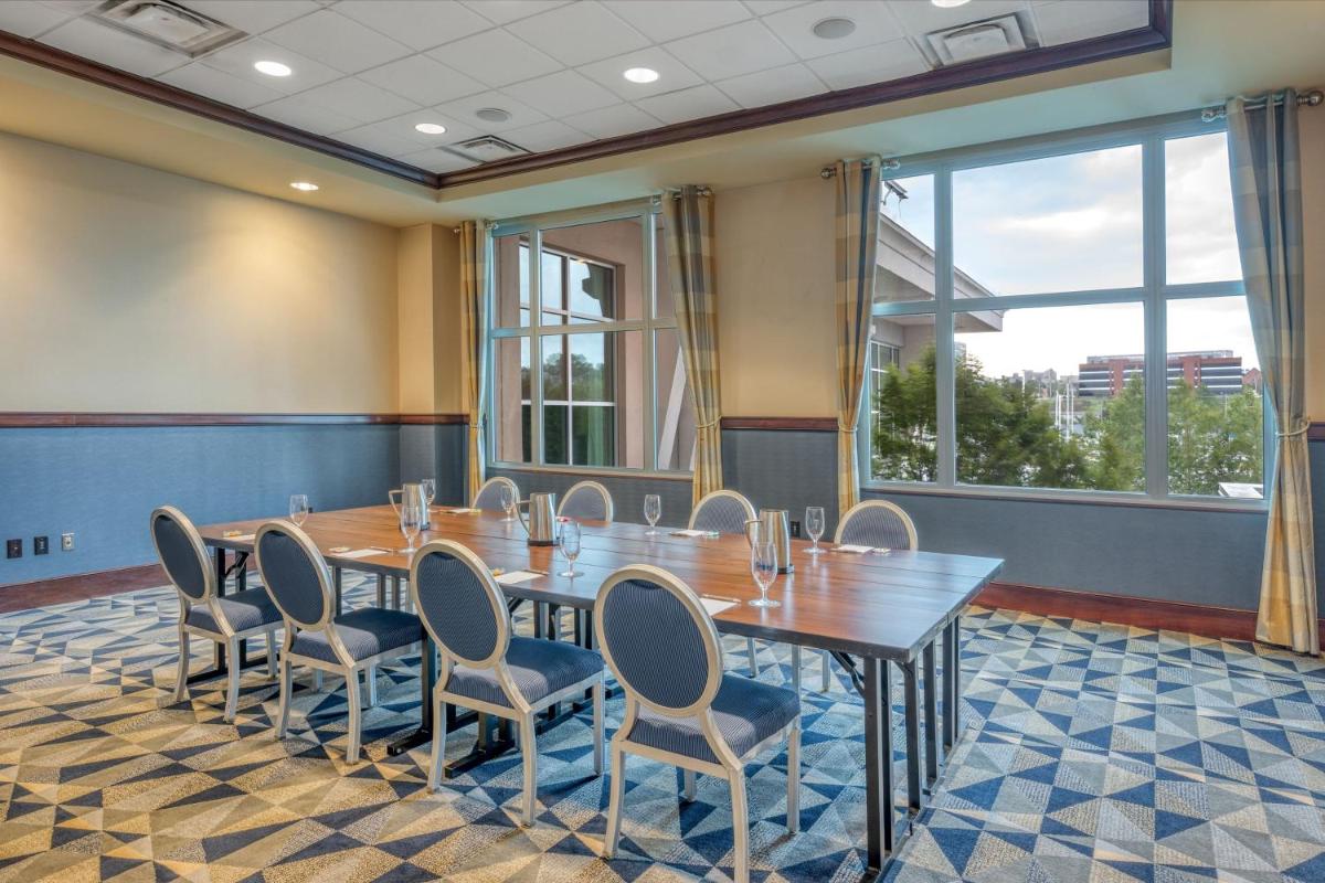 Sheraton Erie Bayfront Hotel - image 4