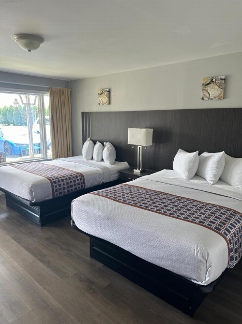 Red Carpet Inn - image 11