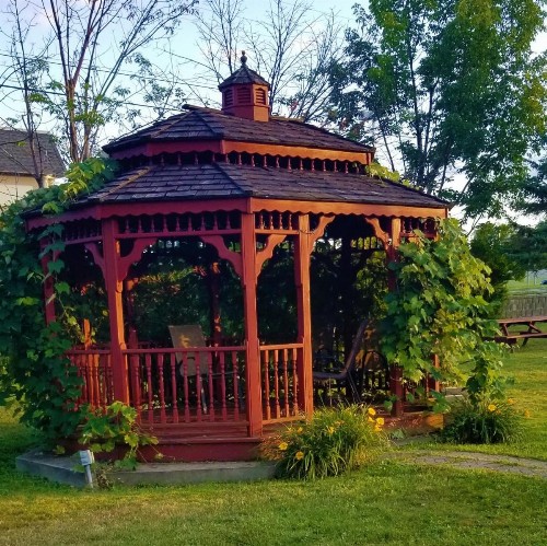 Red Carpet Inn - image 4