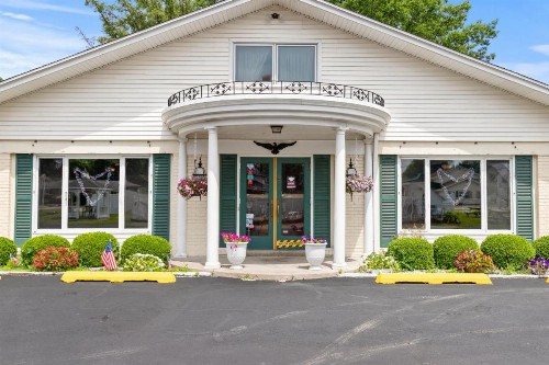 Glass House Inn Erie Near I-90 & I-79 - image 10