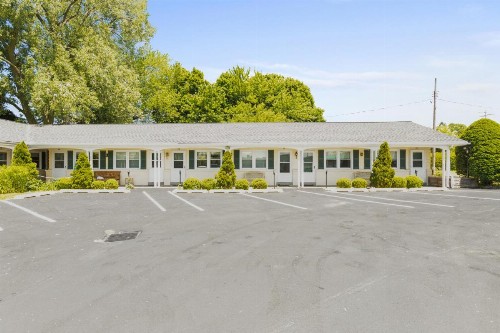 Glass House Inn Erie Near I-90 & I-79 - image 12