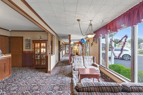 Glass House Inn Erie Near I-90 & I-79 - image 19